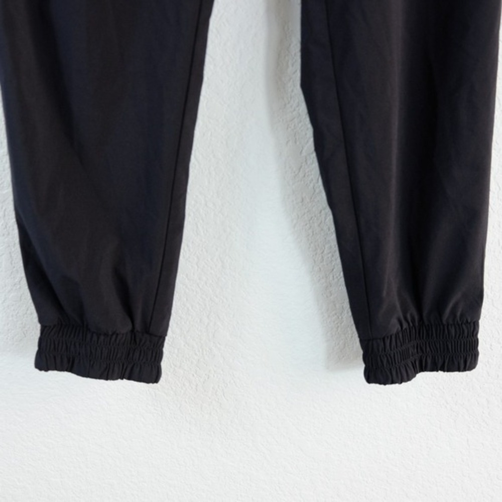 Athleta Aliso Pant Jogger Sz 4 Black‎ Pull On Elastic Waist Cuffed Pockets - Picture 3 of 11